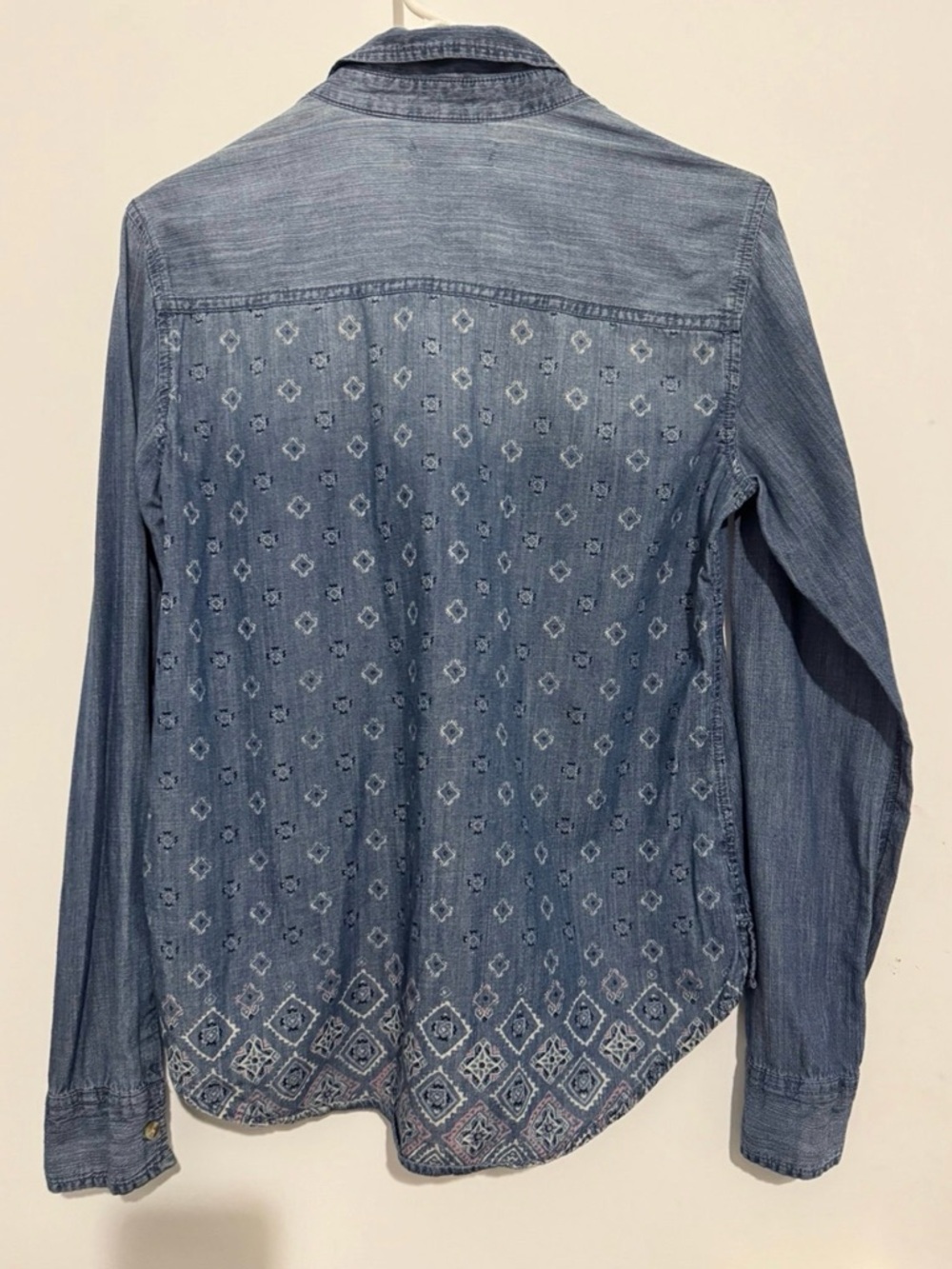 Hollister Light Blue denim Chambray Shirt - Picture 2 of 3